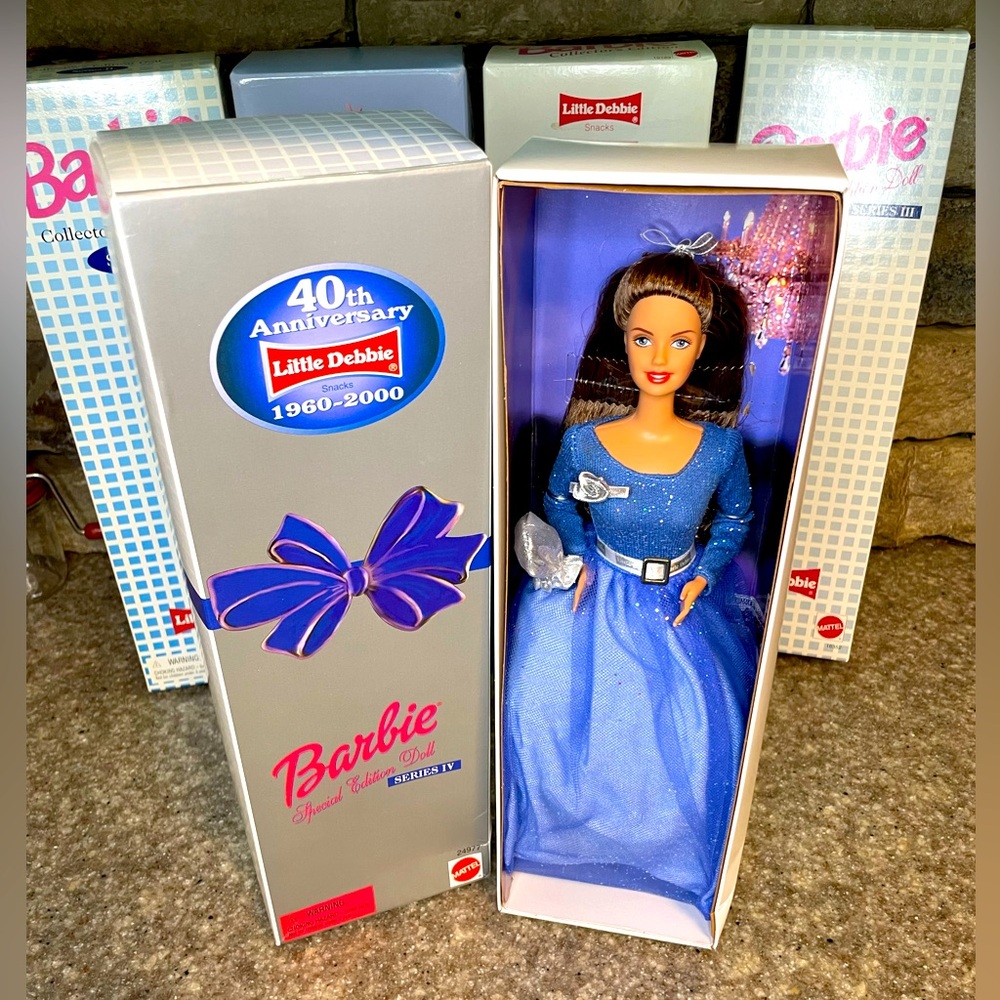 1999 Barbie Little Debbie 40th Anniversary Special Edition Barbie Doll 24977